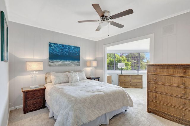 10355 Seagrape Way, Palm Beach Gardens, FL 33418