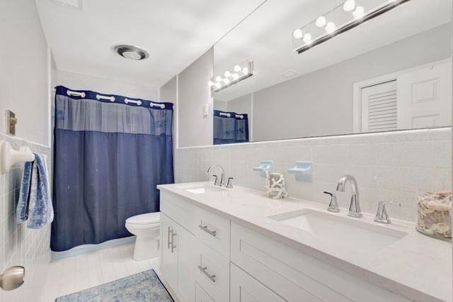 10355 Seagrape Way, Palm Beach Gardens, FL 33418