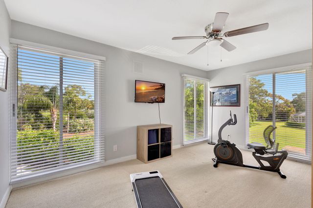 10355 Seagrape Way, Palm Beach Gardens, FL 33418