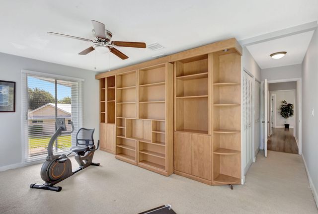 10355 Seagrape Way, Palm Beach Gardens, FL 33418