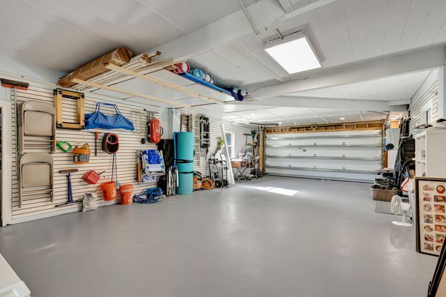 10355 Seagrape Way, Palm Beach Gardens, FL 33418