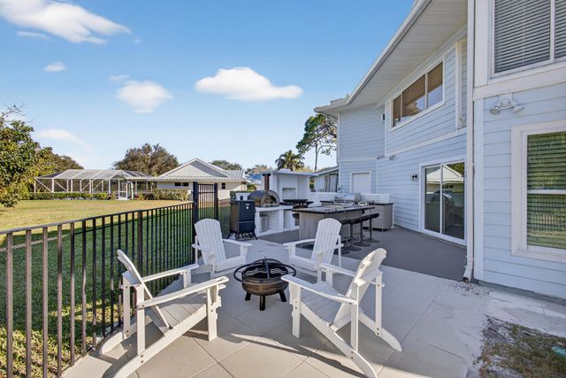 10355 Seagrape Way, Palm Beach Gardens, FL 33418