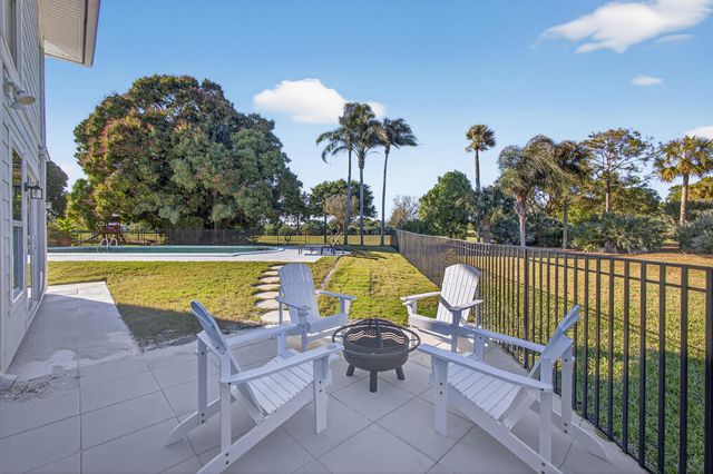 10355 Seagrape Way, Palm Beach Gardens, FL 33418