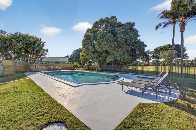 10355 Seagrape Way, Palm Beach Gardens, FL 33418