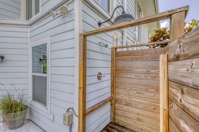 10355 Seagrape Way, Palm Beach Gardens, FL 33418