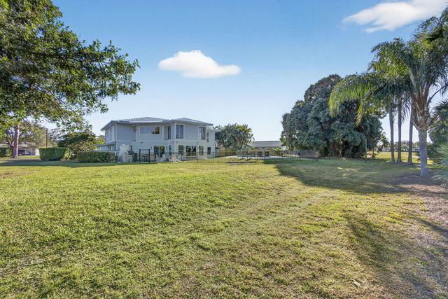 10355 Seagrape Way, Palm Beach Gardens, FL 33418