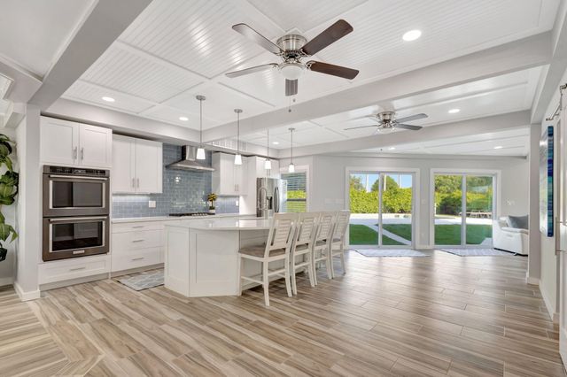 10355 Seagrape Way, Palm Beach Gardens, FL 33418