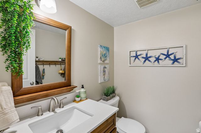 78 E 735 S, Centerville, UT 84014