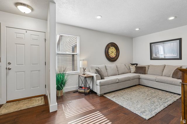 78 E 735 S, Centerville, UT 84014