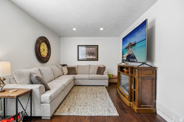 78 E 735 S, Centerville, UT 84014