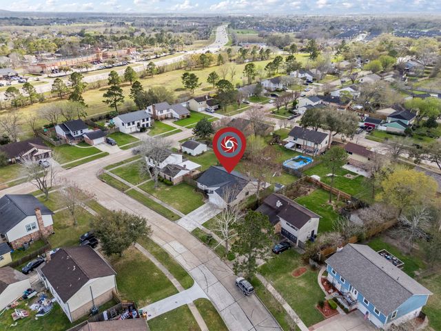 304 Old Course Drive, Friendswood, TX 77546