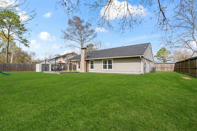 304 Old Course Drive, Friendswood, TX 77546