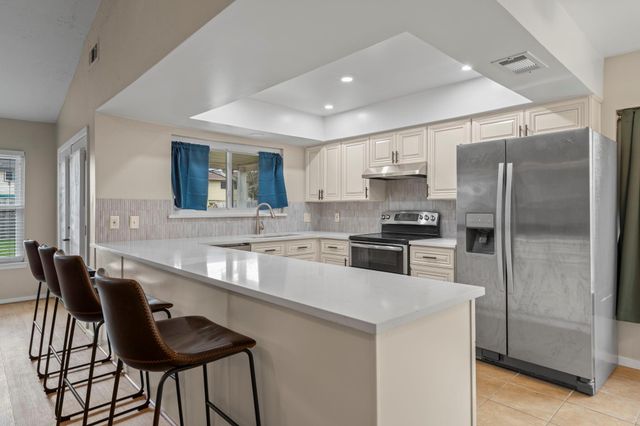 304 Old Course Drive, Friendswood, TX 77546