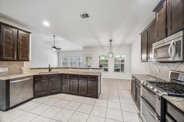 2033 Borthwick Lane, Conroe, TX 77301