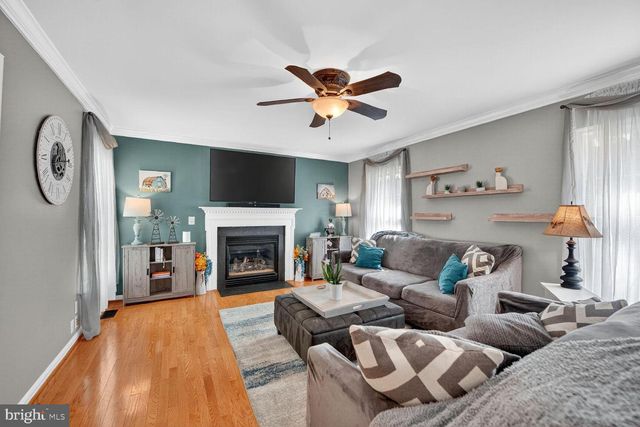 608 E G ST, Purcellville, VA 20132