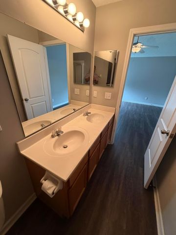 9335 Polaris Green Drive, Columbus, OH 43240