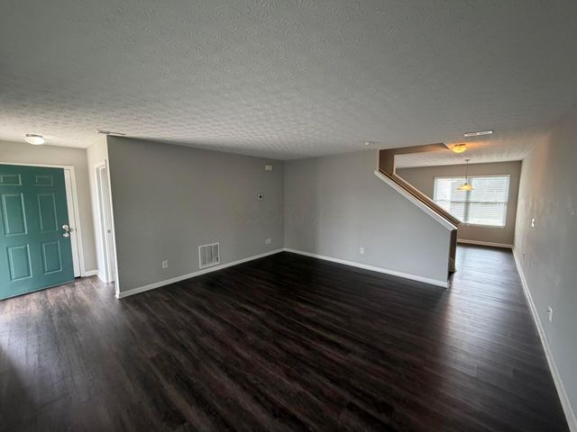 9335 Polaris Green Drive, Columbus, OH 43240