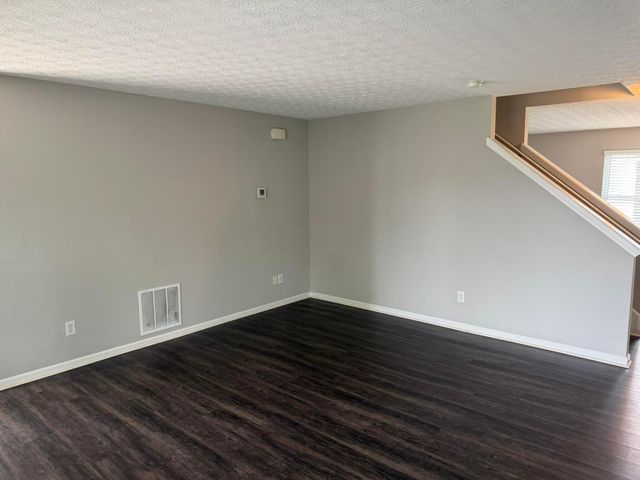 9335 Polaris Green Drive, Columbus, OH 43240