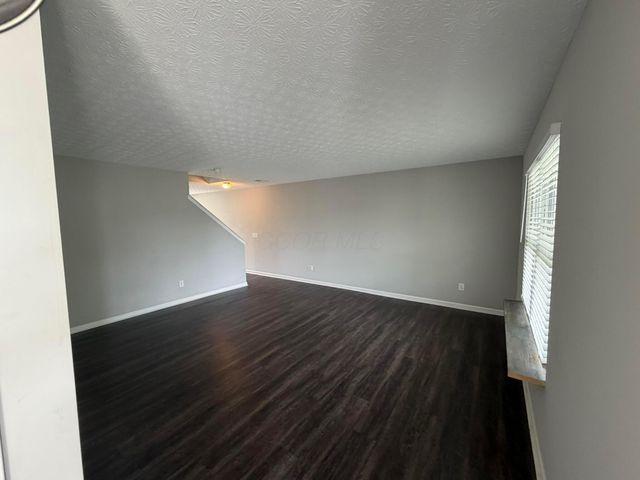 9335 Polaris Green Drive, Columbus, OH 43240