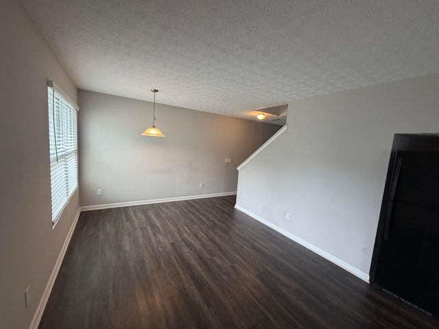 9335 Polaris Green Drive, Columbus, OH 43240