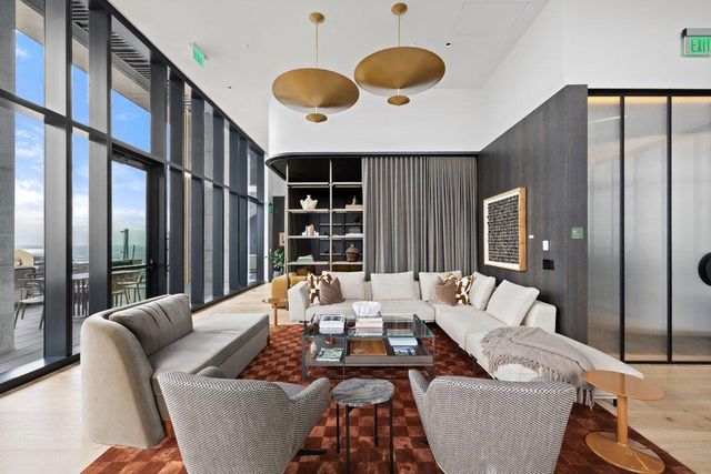 610 Davis ST 2811, Austin, TX 78701