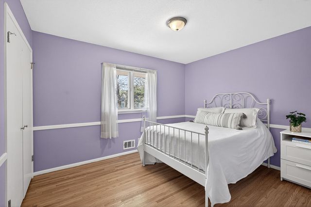 5409 Rhode Island Avenue N, New Hope, MN 55428