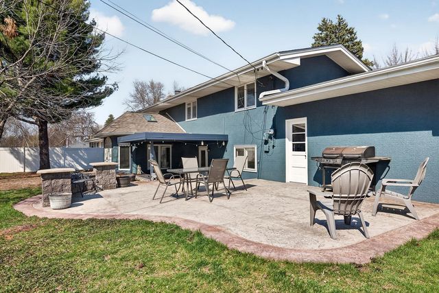 5409 Rhode Island Avenue N, New Hope, MN 55428