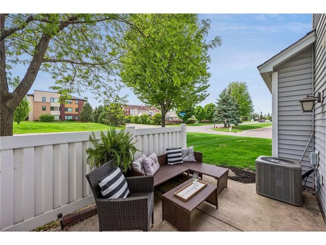330 Leeward Trail, Woodbury, MN 55129