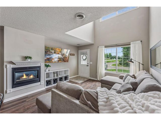 330 Leeward Trail, Woodbury, MN 55129