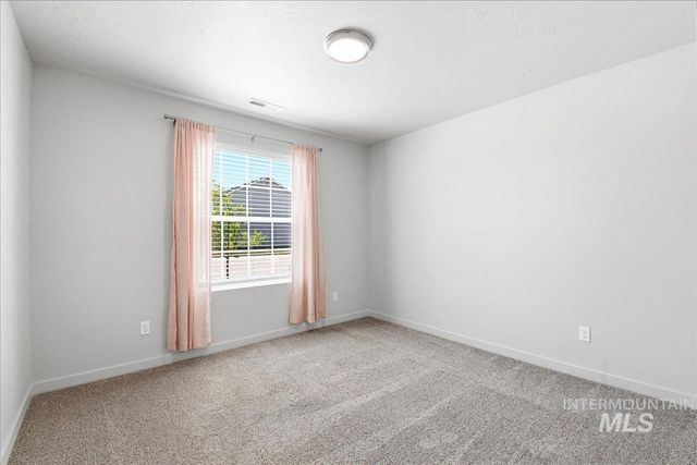 3306 W Remembrance Dr, Meridian, ID 83642