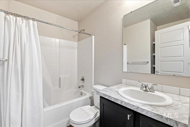 3306 W Remembrance Dr, Meridian, ID 83642