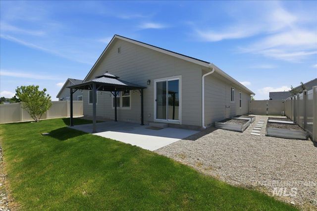 3306 W Remembrance Dr, Meridian, ID 83642