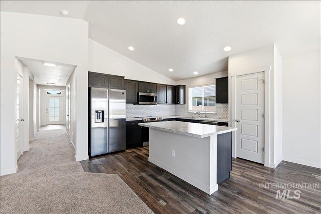 3306 W Remembrance Dr, Meridian, ID 83642