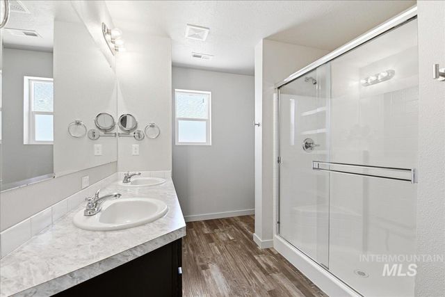 3306 W Remembrance Dr, Meridian, ID 83642