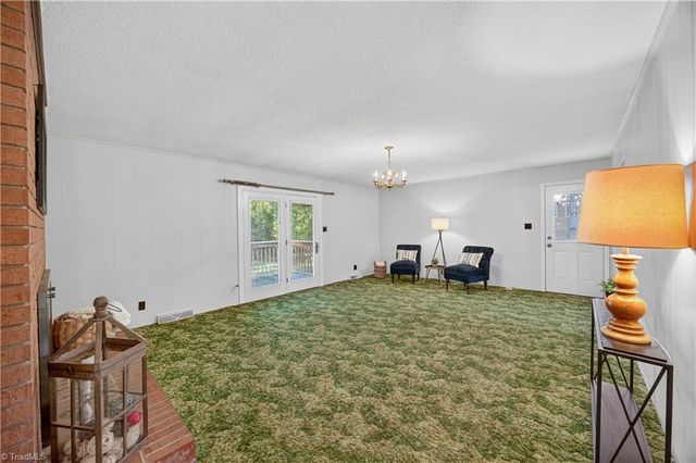 205 Tangle Drive, Jamestown, NC 27282
