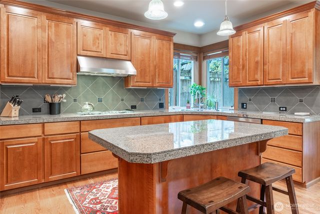 20229 134th Avenue NE, Woodinville, WA 98072