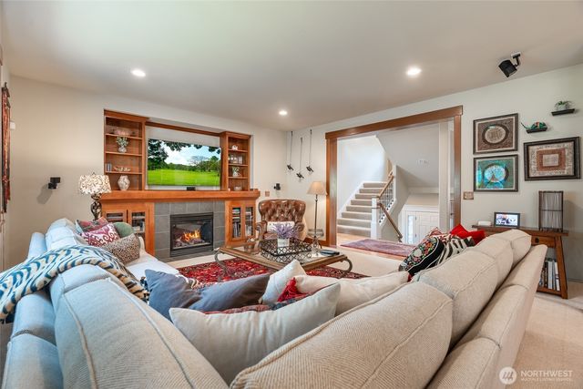 20229 134th Avenue NE, Woodinville, WA 98072