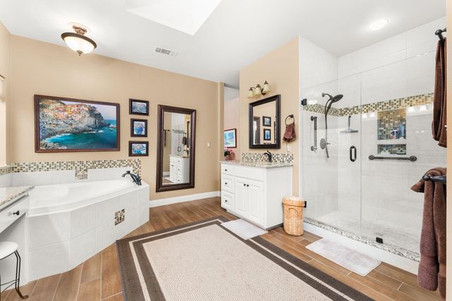 4 TIBURON DR, Austin, TX 78738