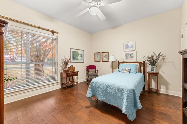 4 TIBURON DR, Austin, TX 78738