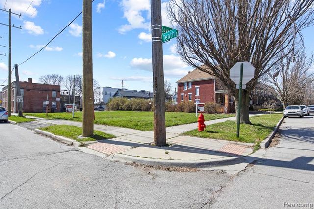 1601 Leverette Street, Detroit, MI 48216