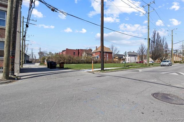 1601 Leverette Street, Detroit, MI 48216