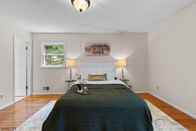 25 Deer Run Dr, Montgomery Twp., NJ 08502