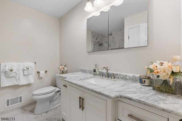 25 Deer Run Dr, Montgomery Twp., NJ 08502