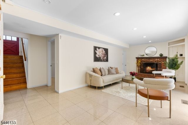 25 Deer Run Dr, Montgomery Twp., NJ 08502
