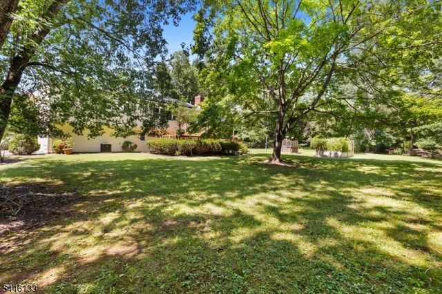 25 Deer Run Dr, Montgomery Twp., NJ 08502