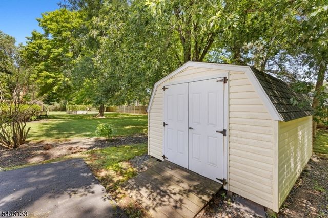 25 Deer Run Dr, Montgomery Twp., NJ 08502