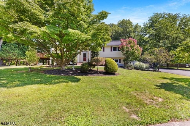 25 Deer Run Dr, Montgomery Twp., NJ 08502