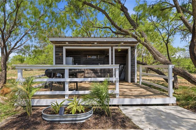 1601 County Road 156, Bangs, TX 76823