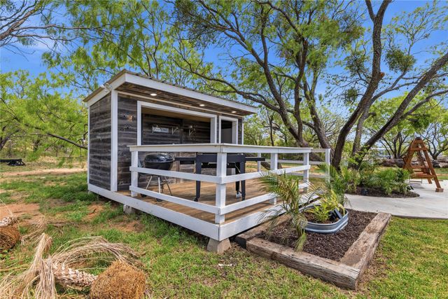 1601 County Road 156, Bangs, TX 76823