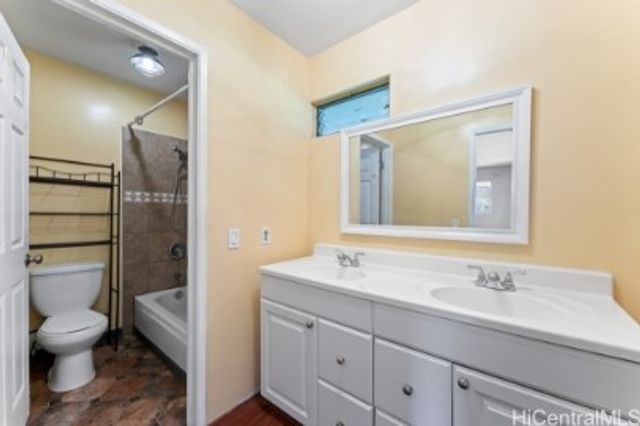 98-1366 Koaheahe Place 195, Pearl City, HI 96782